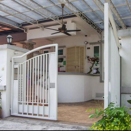 Nautilus Bay Home Inn جورج تاون المظهر الخارجي الصورة