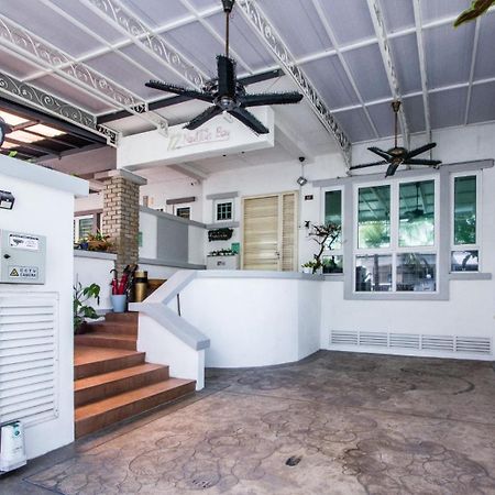 Nautilus Bay Home Inn جورج تاون المظهر الخارجي الصورة